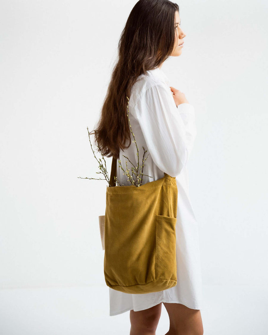 Mati Corduroy Bag - Olive